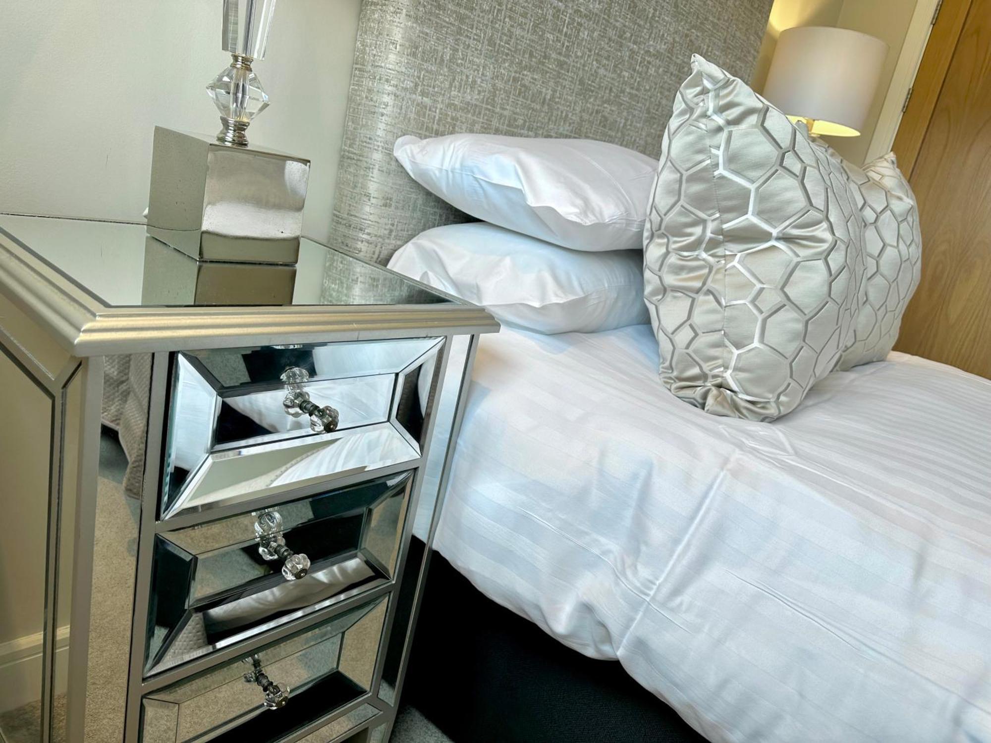 Superior Apartment In Cardiff City Centre Zewnętrze zdjęcie