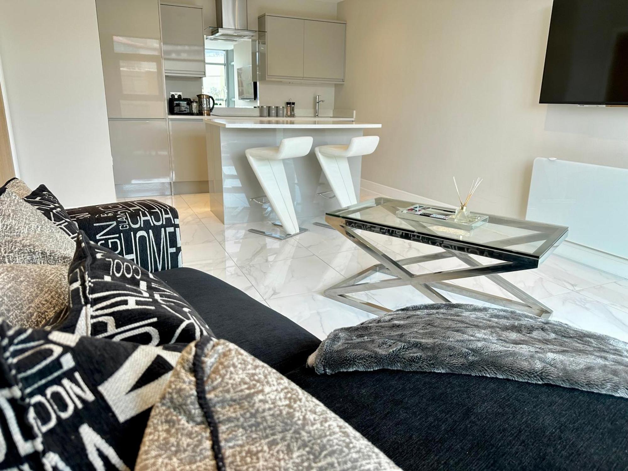 Superior Apartment In Cardiff City Centre Zewnętrze zdjęcie